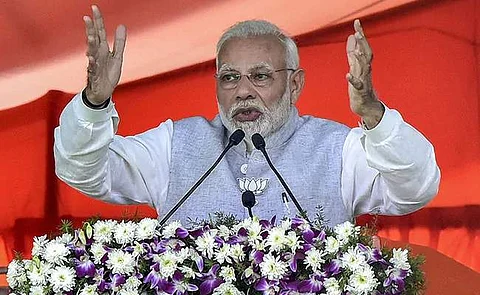 காங்கிரஸ் ஆட்சியில்தான் ராணுவ தளவாட கொள்முதலில் வெளிநாட்டு இடைத்தரகர்கள்: மோடி  குற்றச்சாட்டு 