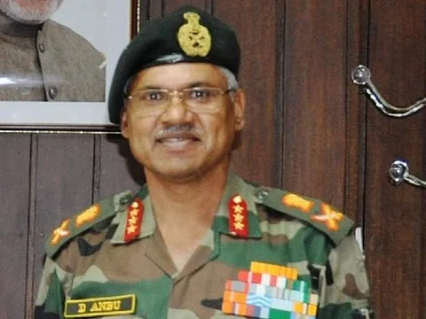 ராணுவ வீரர்களிடையே மத வேறுபாடு பார்ப்பதில்லை: ஹைதராபாத் எம்.பிக்கு ராணுவ தலைமை அதிகாரி ஆவேச பதில்! 