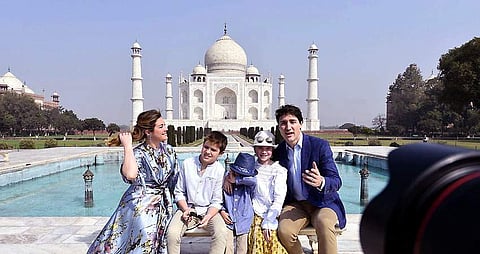 தாஜ்மஹாலை சுற்றிப் பார்த்தார் கனடா பிரதமர்