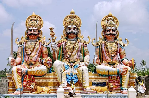 உங்க குல தெய்வத்துக்கும் ஒரு கதை இருக்கா? அப்போ உடனே எங்களுக்கு எழுதி அனுப்புங்க!