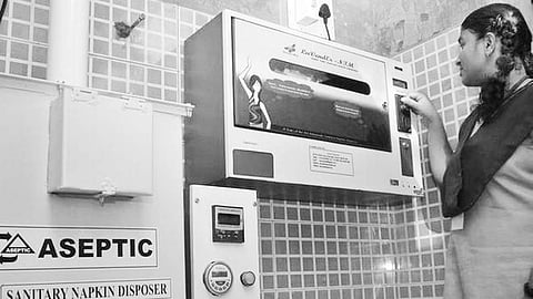 அரசுப் பள்ளிகளில் காட்சிப் பொருளாக இருக்கும் நாப்கின் இயந்திரம் -உயா்நீதிமன்றம் அவமதிப்பு வழக்கு