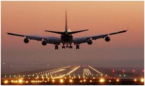 மும்பை விமான நிலையம் 24 மணி நேரத்தில் 980 விமானங்களை கையாண்டு சாதனை!