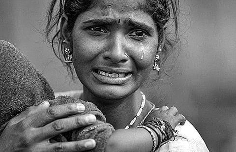 இவர்களின் மரண ஓலம் கேட்கிறதா? உடம்பை மறைக்கச் சரியான ஆடைகூட இல்லாமல் தவிக்கும் அடிமைப் பெண்கள்!