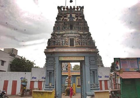 அதிசய கோயில்: சூரியக்கதிர்கள் தினமும் சிவலிங்கத்தின் மேல் விழும் அதிசயம்..!