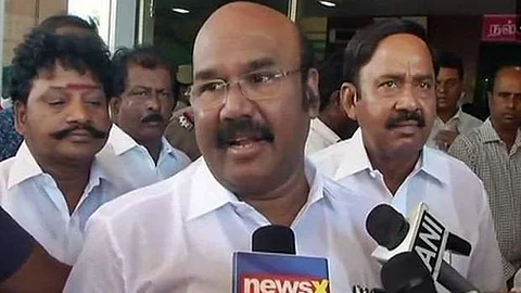 ரஜினியும் கமலும் ஒன்று சேர்ந்தால் தமிழ்நாட்டில் வறட்சிதான் ஏற்படும்: அமைச்சர் ஜெயக்குமார் கிண்டல் 