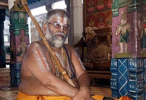 ரஜினியும் கமலும் நாணயத்தின் இரு பக்கங்கள் போன்றவர்கள்: மன்னார்குடி ஜீயர் கருத்து! 