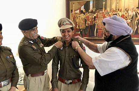 பஞ்சாப் காவல் துறையில் சேர்ந்த ஹன்மன்பிரீத் கௌர்.