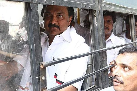 பெயரில் அண்ணாவை வைத்துக் கொண்டிருக்கும் சூடு சொரணையற்ற கட்சியின் ஆட்சி: கனல் கக்கிய ஸ்டாலின்! 