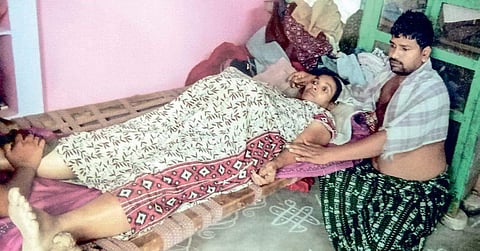 25 கிலோ கட்டியுடன் வாழ முடியவில்லை: கருணை கொலை செய்யக் கோரும் ஆந்திரப் பெண்