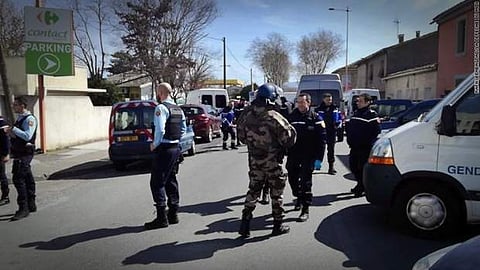 பிரான்ஸில் ஐஎஸ்ஐஎஸ் பயங்கரவாதி தாக்குதல்: 2 பேர் சாவு