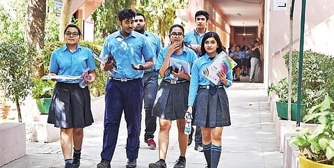 தபாலில் வந்த +2 பொருளாதார விடைத்தாள்: அதிர்ந்து போன சிபிஎஸ்இ