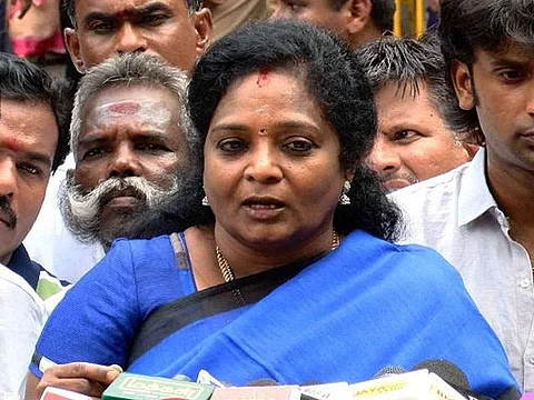 பெண்களின் தனிப்பட்ட வாழ்க்கை விமர்சிக்கப்படுவது மிகுந்த மனவேதனை: எச்.ராஜா ட்வீட்டுக்கு தமிழிசை எதிர்வினை! 