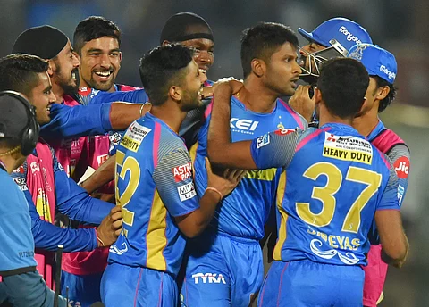 கெளதமின் அதிரடியில் வீழ்ந்த மும்பை: அட்டகாசமான பேட்டிங்கின் விடியோ!
