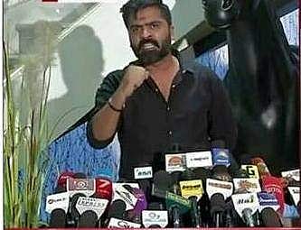 ஜெயலலிதா மறைவுக்கு பிறகு சூனியம் வைத்தது போலுள்ள தமிழகம்: நடிகர் சிம்பு கருத்து! 