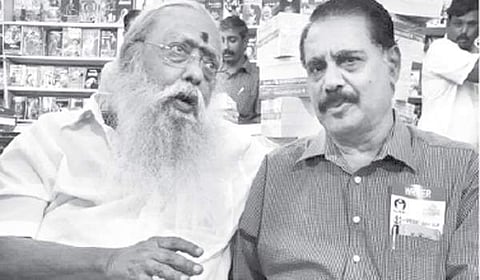 பாலகுமாரனும் மாலனும் (கோப்புப் படம்)