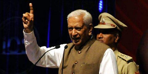 எடியூரப்பா அரசுக்கு 15 நாட்கள் அவகாசம் அளித்தது சரியா? என்ன சொல்கிறது வரலாறு??