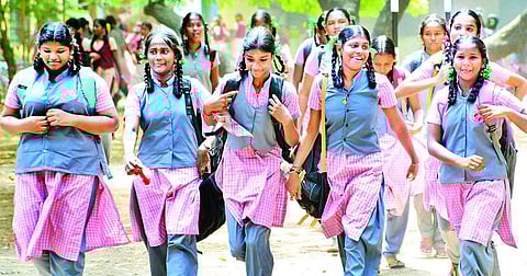 கோடை விடுமுறைக்குப் பிறகு பள்ளிகள் திறப்பு