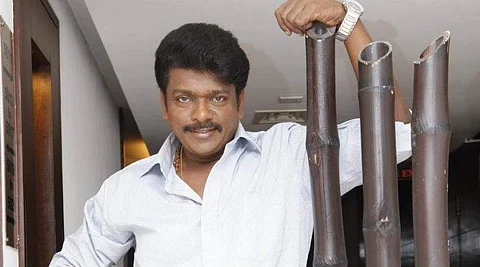 ஓட்டைப் போடாதீர்கள் ஓட்டைப் போடாதீர்கள் நடிகர் பார்த்திபனின் அசத்தல் ட்விட்!