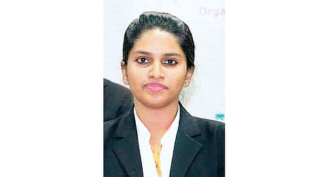 சிறந்த சட்டக் கல்லூரி மாணவிக்கு ஐம்பதாயிரம் அமெரிக்க டாலர்!