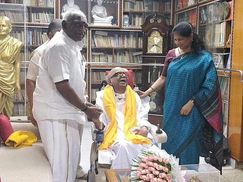 கருணாநிதியை நேரில் சந்தித்தார் பொன்.ராதாகிருஷ்ணன்