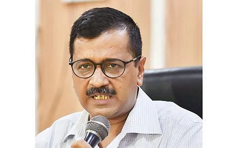 சிசிடிவி பொருத்தினால், தேர்தல் நேரத்தில் பணம் கொடுக்க பாஜக, காங்கிரஸூக்கு சிரமம் ஏற்படும்: கேஜரிவால்