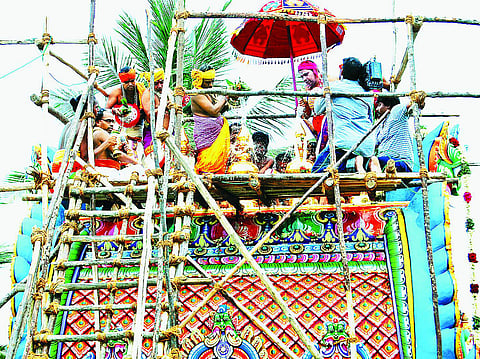 கூத்தனூர் சரஸ்வதி கோயில் கும்பாபிஷேகம்