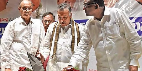 தேசத் துரோகியாக்கப்படுவோம் என பயப்படாதீர்கள்; அநீதிக்கு எதிராகக் குரல் கொடுங்கள்: இப்படிச் சொன்னது யார்?