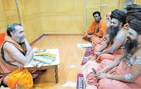 தாமிரவருணி புஷ்கரம் குறித்து தருமை, திருப்பனந்தாள், திருவாவடுதுறை ஆதீனகர்த்தர்களுடன் ஆலோசித்த காஞ்சி பீடாதிபதி விஜயேந்திரர். 