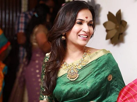 ரஜினி மகளுக்கு விமான நிலையத்தில் ஏற்பட்ட பிரச்னை
