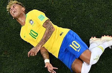 மைதானத்தில் காயமுற்றது போல் நடித்தேன்: கால்பந்து வீரர் நெய்மர் ஒப்புதல்