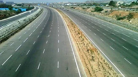 இந்த சாலைகளில் வாகனத்தை ஓட்டுவதாக இருந்தால் உஷார்.. எச்சரிக்கும் அமைச்சகம்