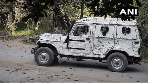 5 பயங்கரவாதிகள் சுடப்பட்ட பகுதியில் இந்திய ராணுவத்துக்கு எதிராக கல்வீச்சு: 20 பேர் காயம்