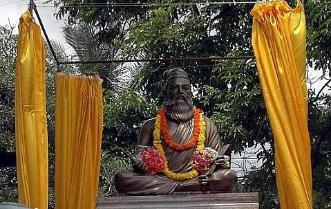 பெங்களூரில் திருவள்ளுவர் சிலையை திறக்கவைத்து மகிழ்ந்தவர் கருணாநிதி!