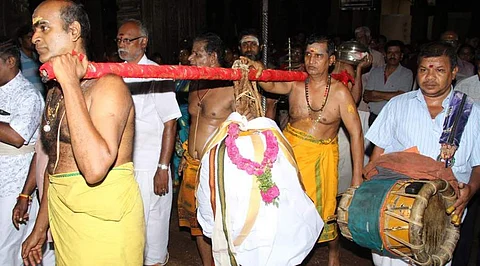 விநாயகருக்கு கொழுக்கட்டை படையல்