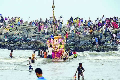 சென்னையில் இன்றும், நாளையும்: விநாயகர் சிலைகள் விசர்ஜன ஊர்வலம்; பாதுகாப்பு பணியில் 20 ஆயிரம் போலீஸார்