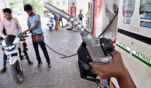 இன்று பெட்ரோல், டீசல் விலை விபரம்: பெட்ரோல் லிட்டருக்கு ரூ.80.56, டீசல் ரூ.76.43க்கு விற்பனை