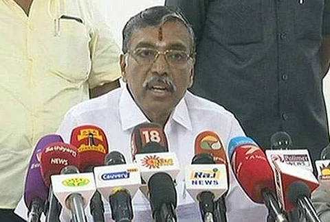 முதல்வா் நாற்காலியில் அமருவதற்காக வெள்ளை அறிக்கை கேட்கிறார் ஸ்டாலின்: அமைச்சா் கே.பி. அன்பழகன்