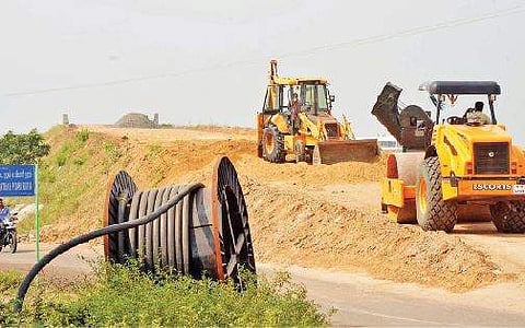 தினமணி செய்தி எதிரொலி: முடங்கிய மேம்பாலப் பணி: இம்மாத இறுதிக்குள் பணியை விரைந்து முடிக்க நடவடிக்கை: அதிகாரி தகவல்