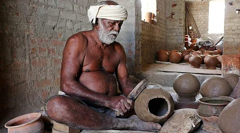 களைகட்டும் மன் பானை உற்பத்தி