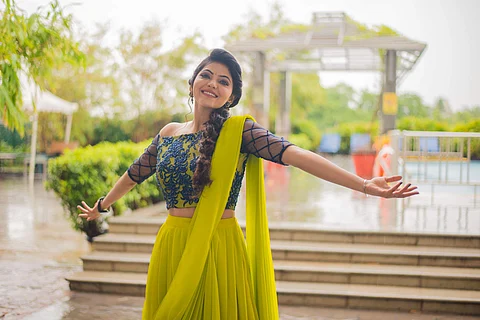 இளைஞர்களின் கனவு நாயகி அதுல்யா ரவி