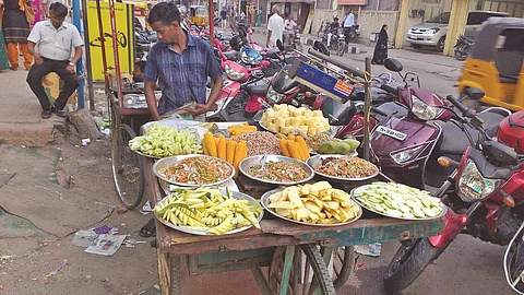 தள்ளுவண்டி வியாபாரிகளை ஊக்குவிக்கும் தமிழக அரசு