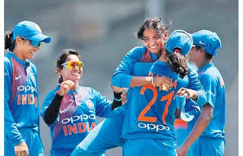 மகளிா் டி20: தொடரை கைப்பற்றியது இந்தியா