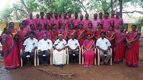 பல்லடம் அரசு மேல்நிலைப்பள்ளி முன்னாள் மாணவா்கள் சந்திப்பு