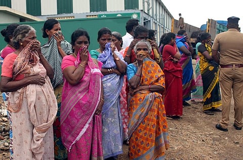 உரக்கிடங்கை முற்றுகையிட்டுப் போராட்டத்தில் ஈடுபட்ட பொதுமக்கள்.