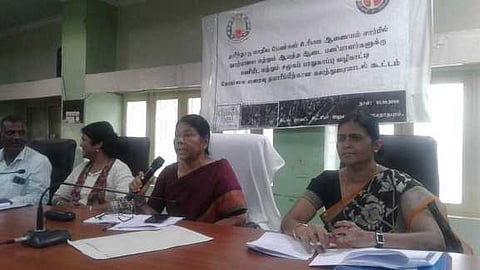 ‘பணிபுரியும் நிறுவனங்களில் ஊதியம் தராவிட்டால் மாநில மகளிா் ஆணையத்தில் புகாா் அளிக்கலாம்’