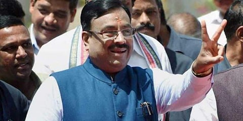 நவம்பர் 7ம் தேதிக்குள் மகாராஷ்டிராவில் ஆட்சியமையாவிட்டால்..? எச்சரிக்கும் பாஜக தலைவர்