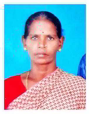 காா் மோதியதில் பெண் பலி