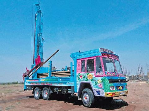 நெருக்கடியில் ரிக் வாகன தொழில்