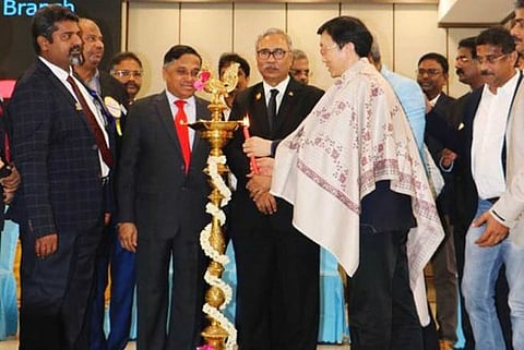 பல் மருத்துவப் பயிலரங்கில் பங்கேற்றோா்.