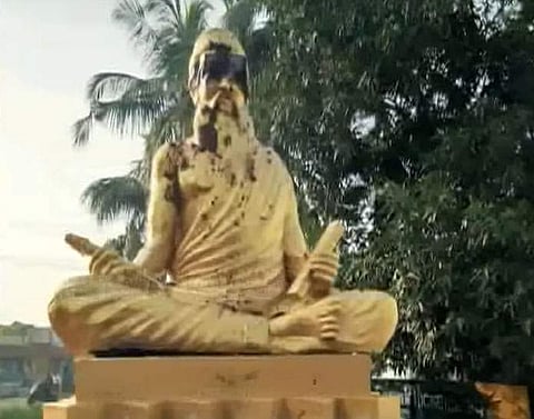 தஞ்சையில் திருவள்ளுவர் சிலை அவமதிப்பு